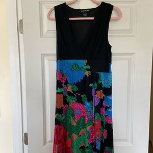 Vivieene Tam women’s floral dress, fits like size XL. Used in great conditions